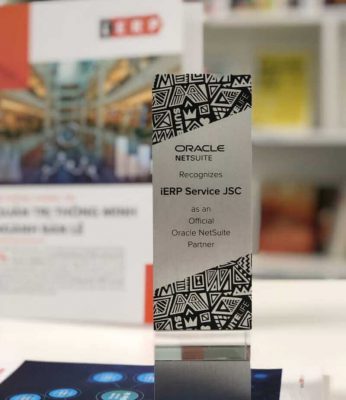iERP nhận kỷ niêm chương, chứng nhận là đối tác của Oracle NetSuite