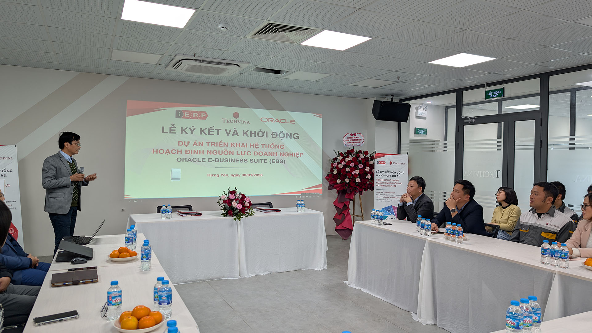 Lễ ký kết hợp đồng & Khởi động dự án triển khai hệ thống ERP (Oracle E-Business Suite) cho công ty CP TECHVINA HOLDING