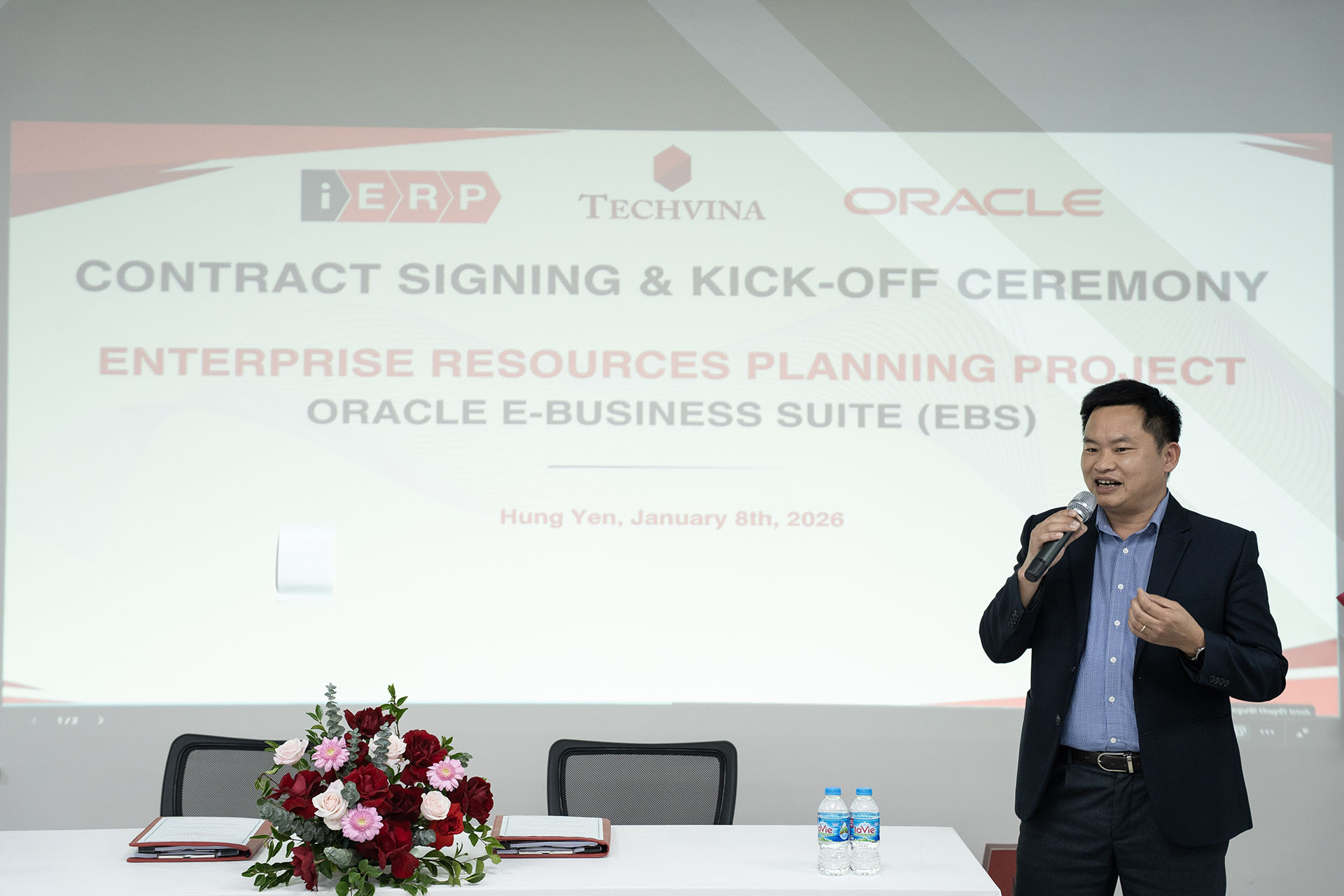 Lễ ký kết hợp đồng & Khởi động dự án triển khai hệ thống ERP (Oracle E-Business Suite) cho công ty CP TECHVINA HOLDING