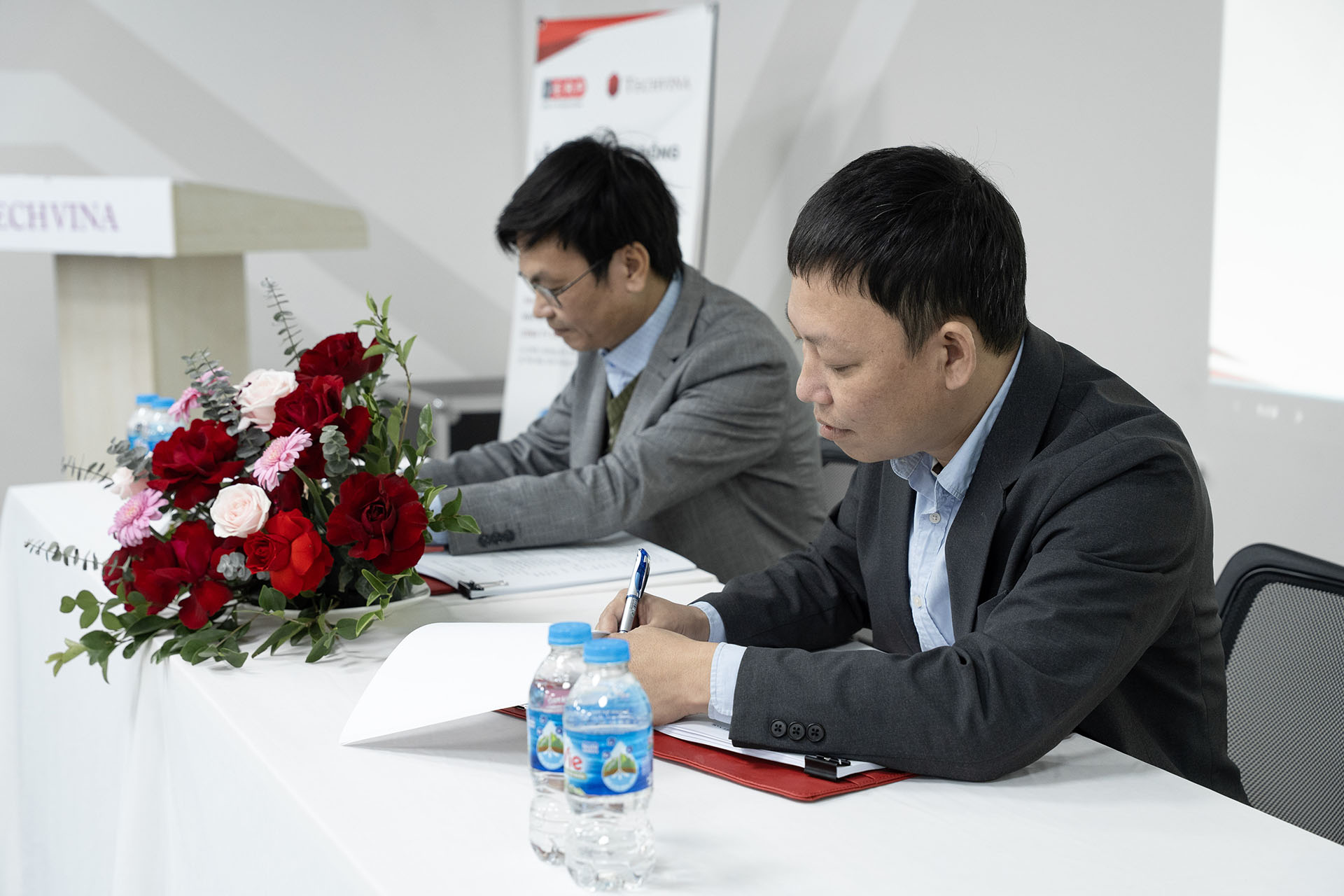 Lễ ký kết hợp đồng & Khởi động dự án triển khai hệ thống ERP (Oracle E-Business Suite) cho công ty CP TECHVINA HOLDING